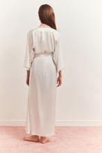 Margot Robe White
